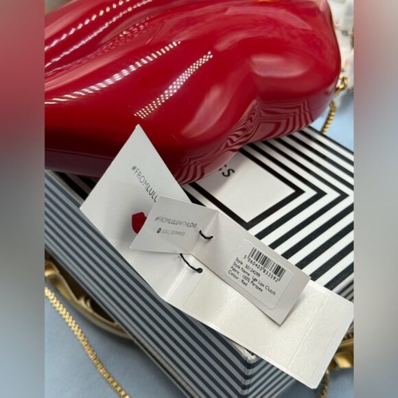 🆕 LULU GUINNESS 🧿 NWT Large Red Iconic Lips Perspex Clutch on a Chain Bag - Picture 10 of 16
